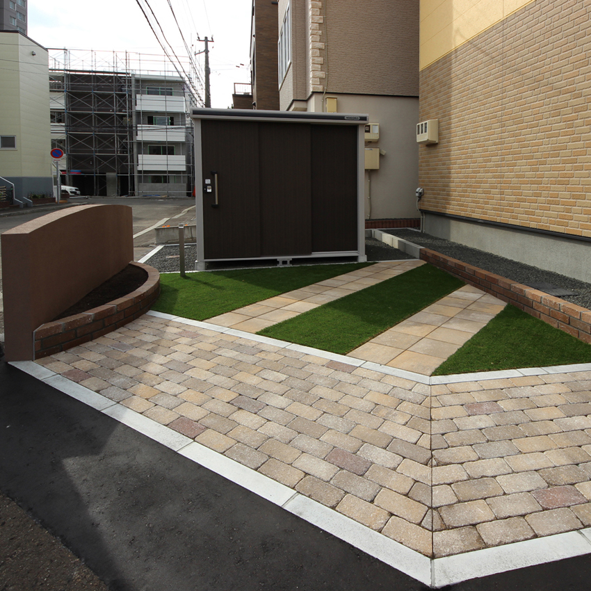 札幌市南区｜斜め角地の空間を、使い勝手の良いお庭に♪