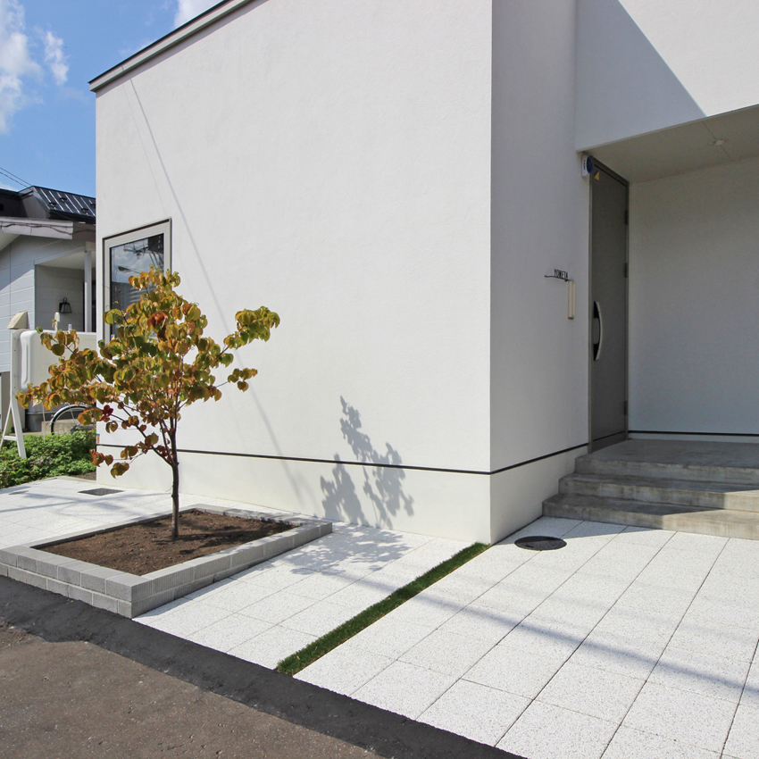 札幌市北区｜お庭のリノベーション☆ソルベ平板でホワイトデザイン♪