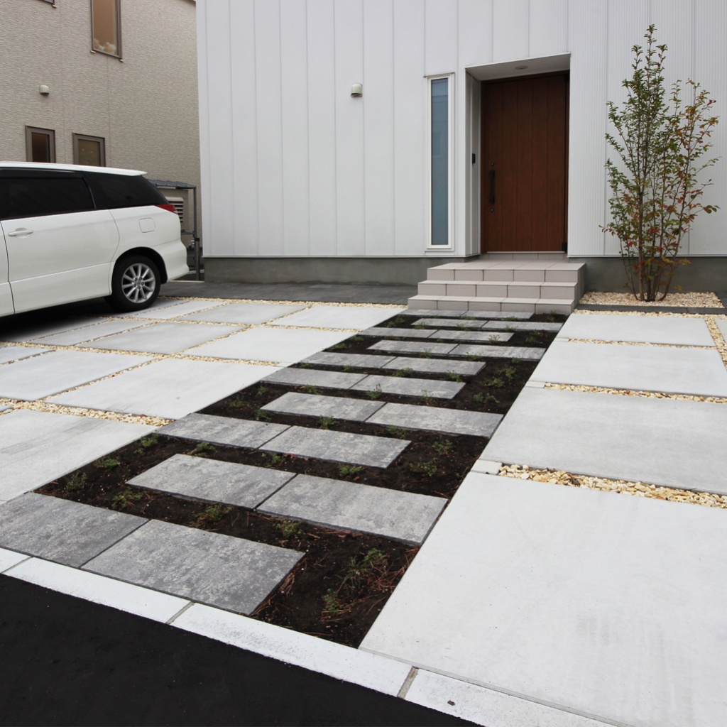 札幌市西区｜コンクリートのカースペース＆アプローチ☆シンプルデザイン♪