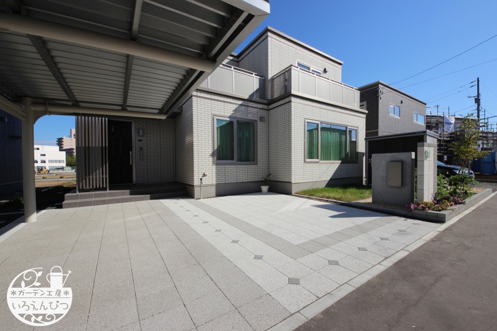 札幌市西区｜スタイリッシュデザイン☆カースペース☆アプローチ