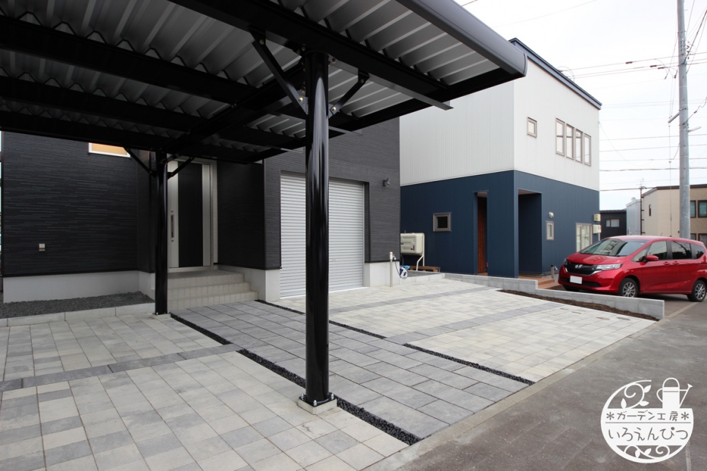 札幌市西区｜シンプルでスタイリッシュなモノトーンカースペース