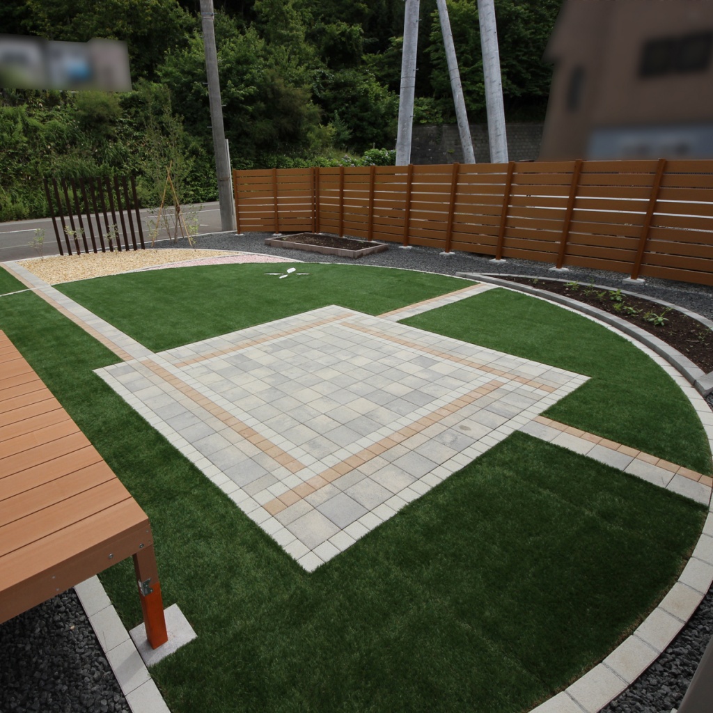 札幌市南区｜広いお庭スペースはカーブデザインでやわらかく演出♪