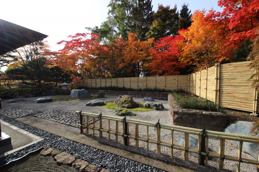 札幌　金閣寺垣