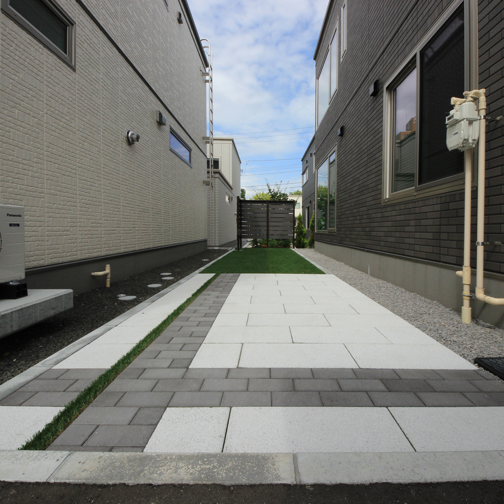 札幌市北区｜BBQスペースと駐輪スペースをクロスデザインで♪