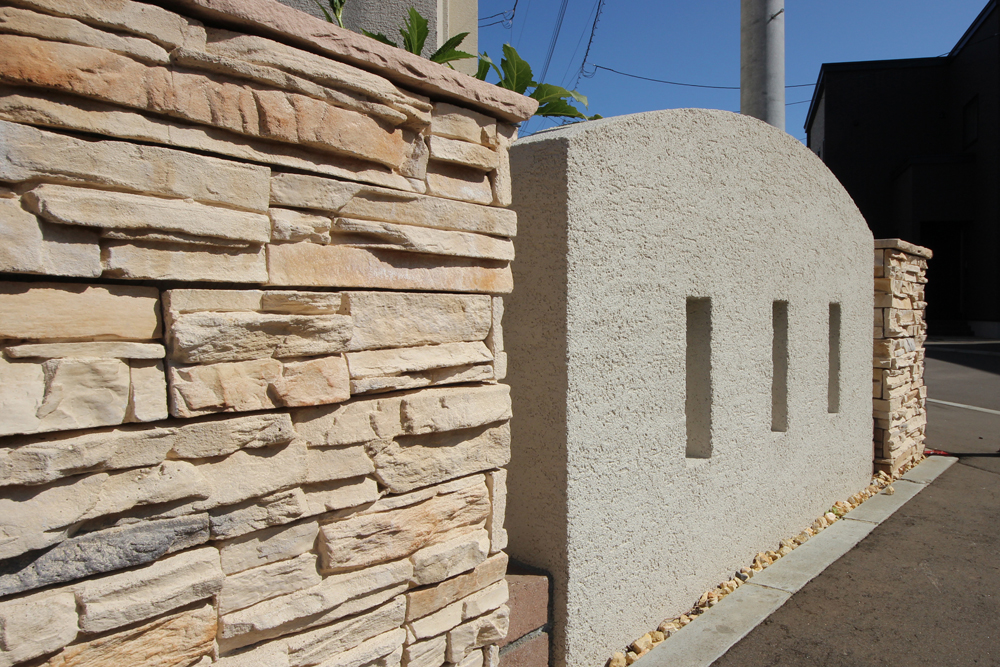 札幌市西区｜塗り壁とプレミアストーンでおしゃれな塀をデザイン♪