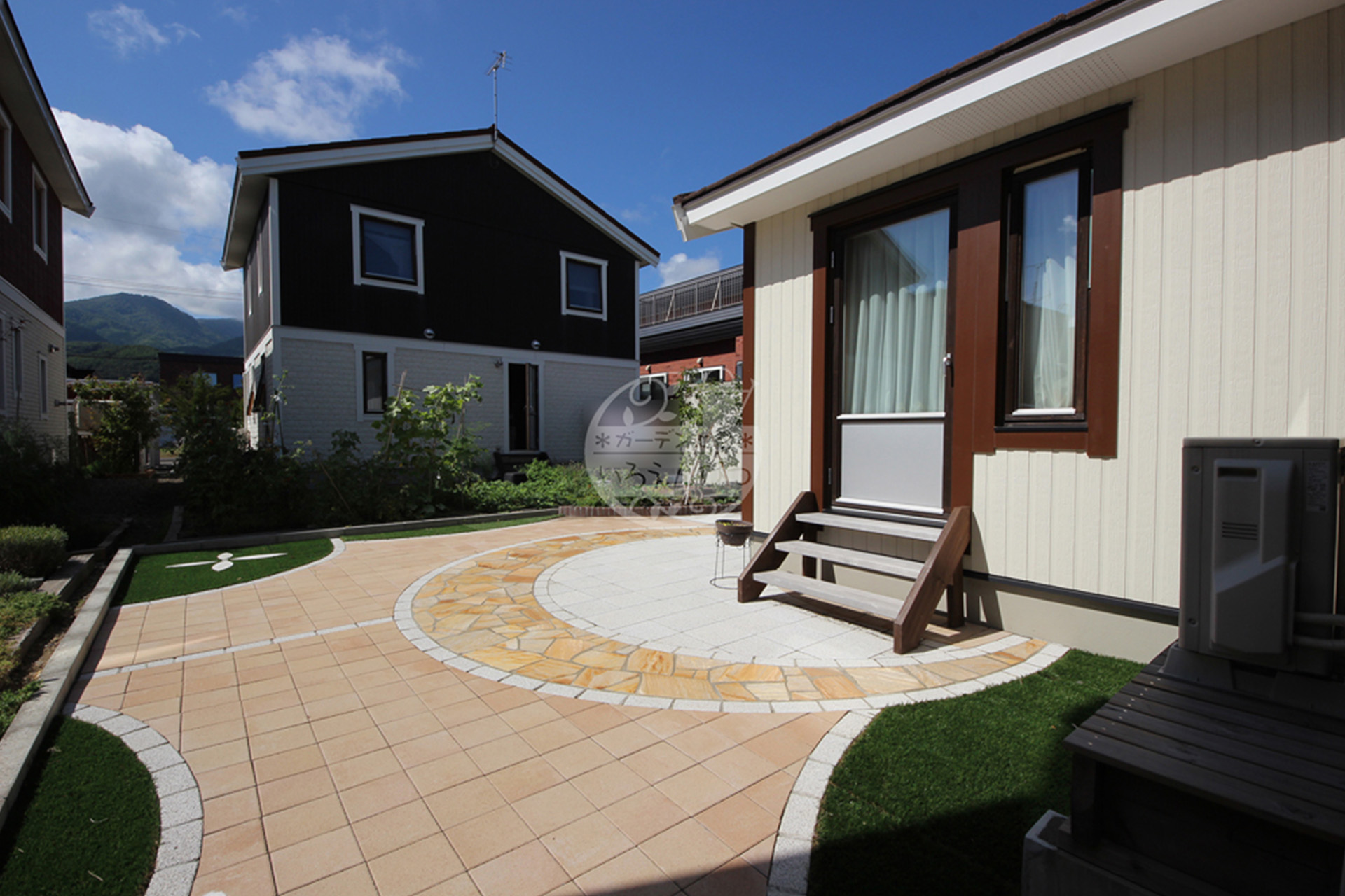 札幌市手稲区｜散策が楽しくなる、やわらかいカーブデザインのくつろぎ空間